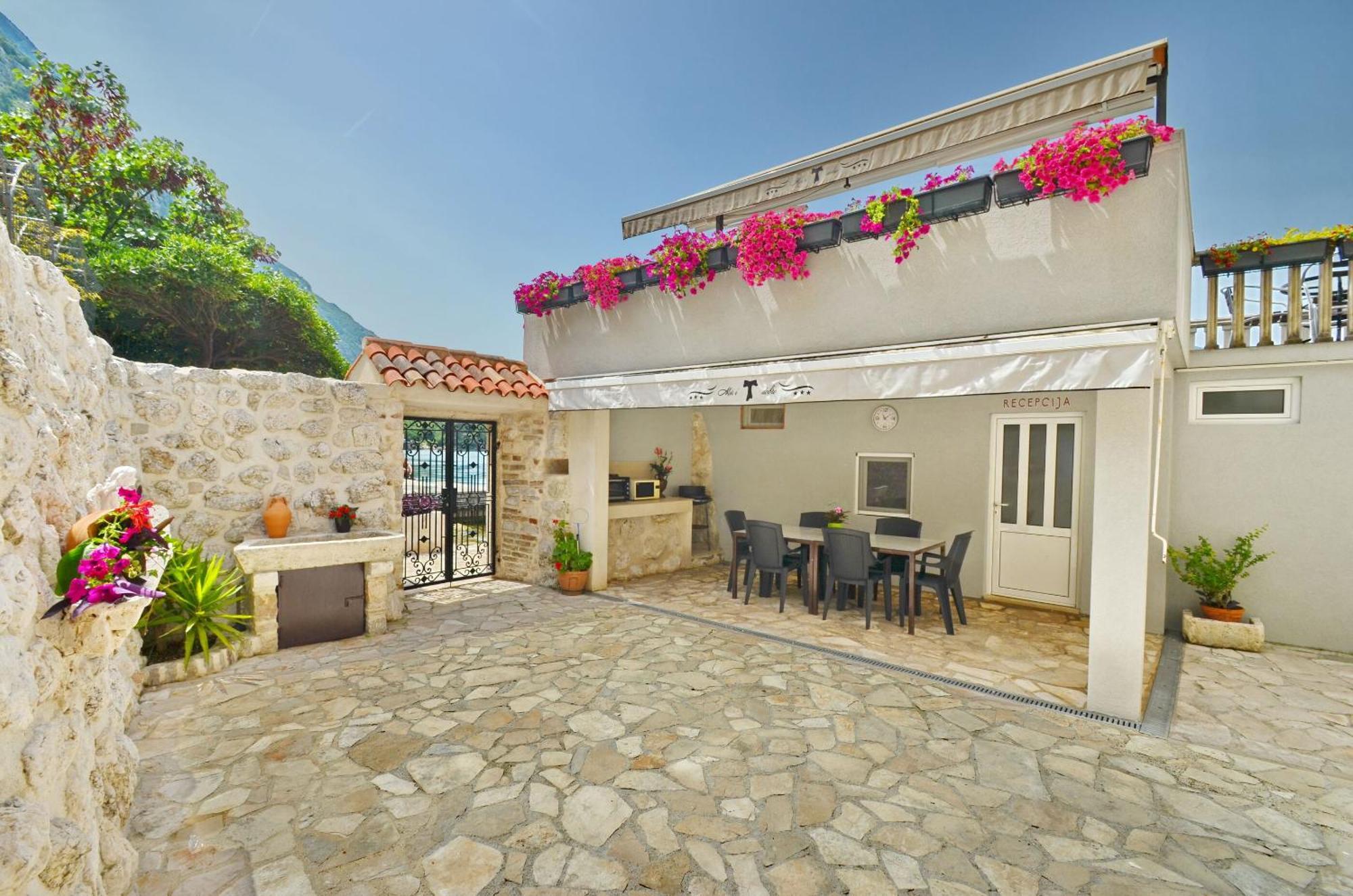 Apartments Mir I Dobro Kotor Exterior foto
